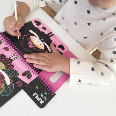 APLI Škrabací zošit Magic Scratch, vzor víly, 8 obrázkov