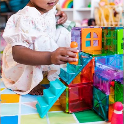 MagnaTiles Školská magnetická stavebnica Metropolis, 110 dielov