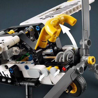 Lego Technic 42198 Lietadlo do vzdialených oblastí, 333 ks